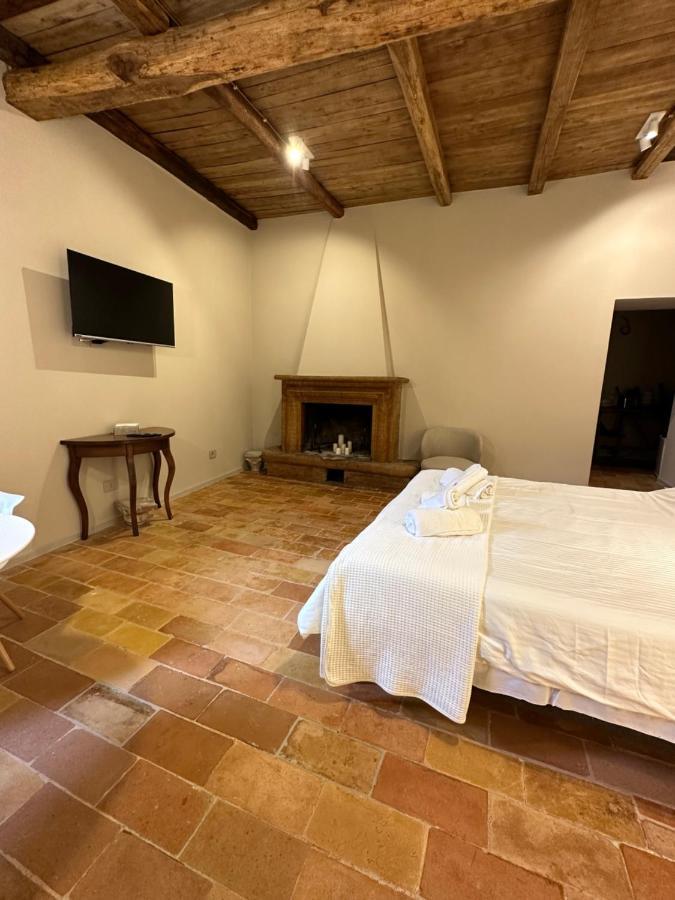 Relais Borgo Lizori Country House Campello sul Clitunno Buitenkant foto