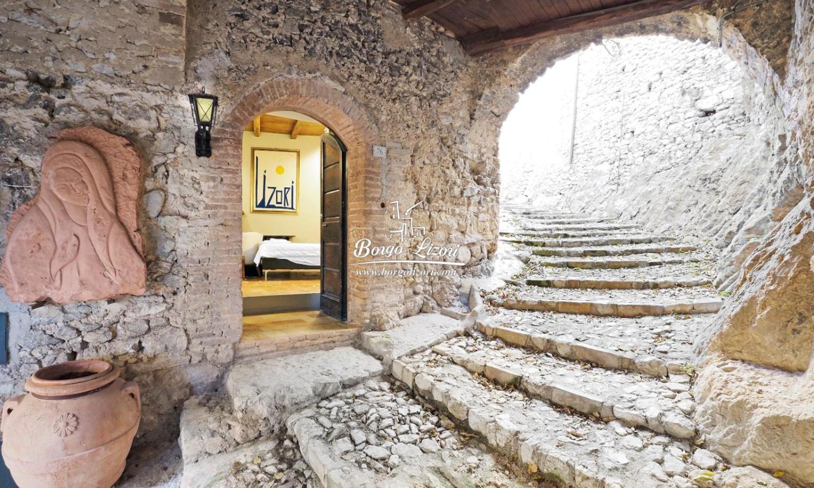 Relais Borgo Lizori Country House Campello sul Clitunno Buitenkant foto