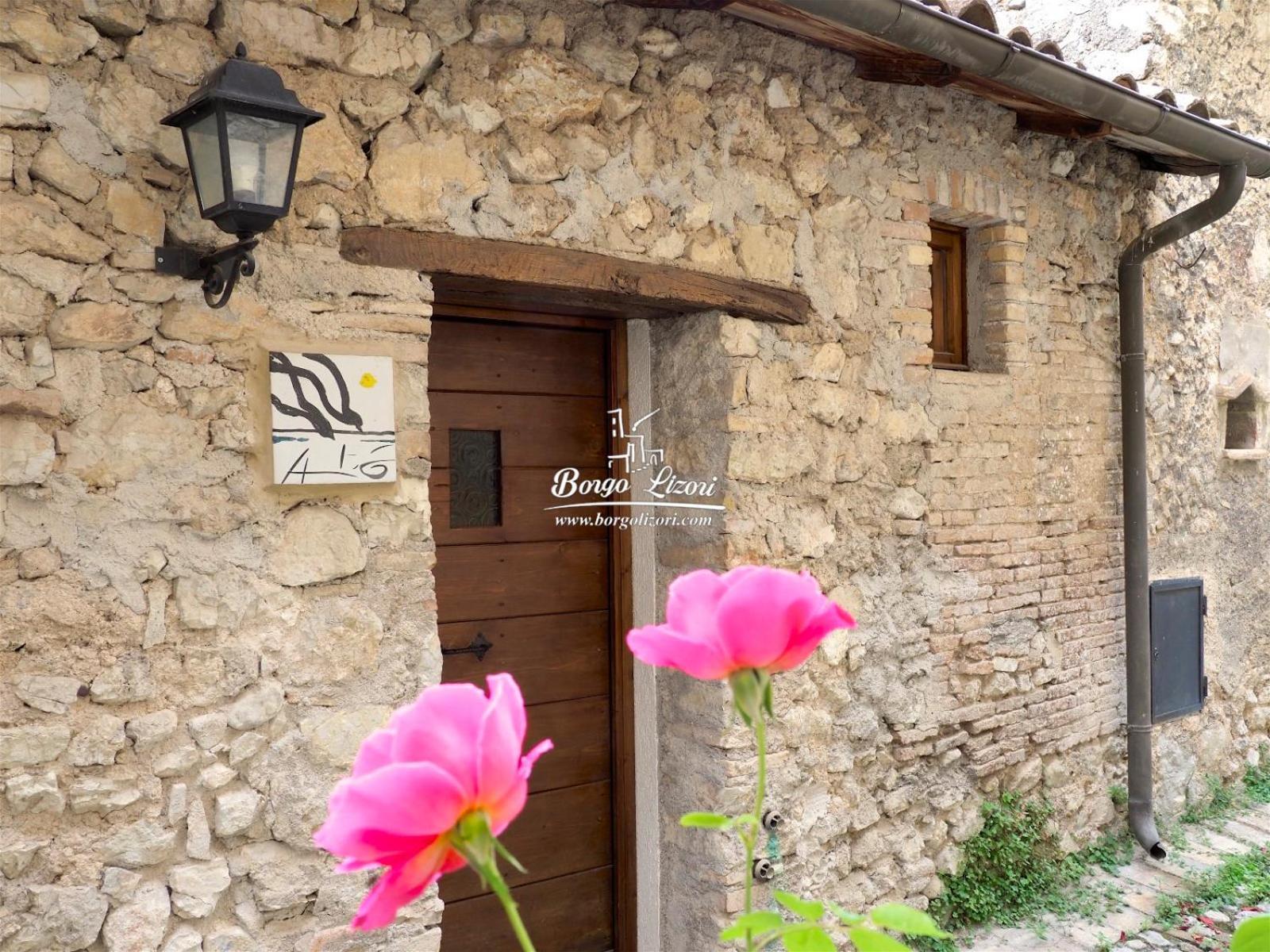 Relais Borgo Lizori Country House Campello sul Clitunno Buitenkant foto