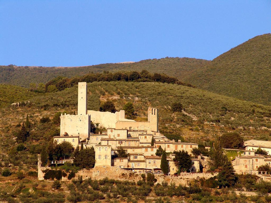 Relais Borgo Lizori Country House Campello sul Clitunno Buitenkant foto