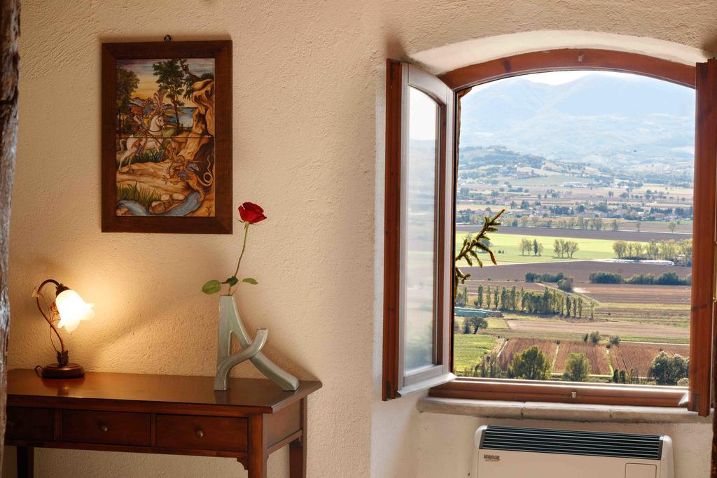 Relais Borgo Lizori Country House Campello sul Clitunno Buitenkant foto