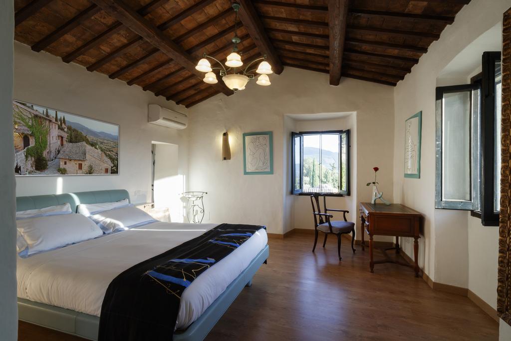Relais Borgo Lizori Country House Campello sul Clitunno Buitenkant foto