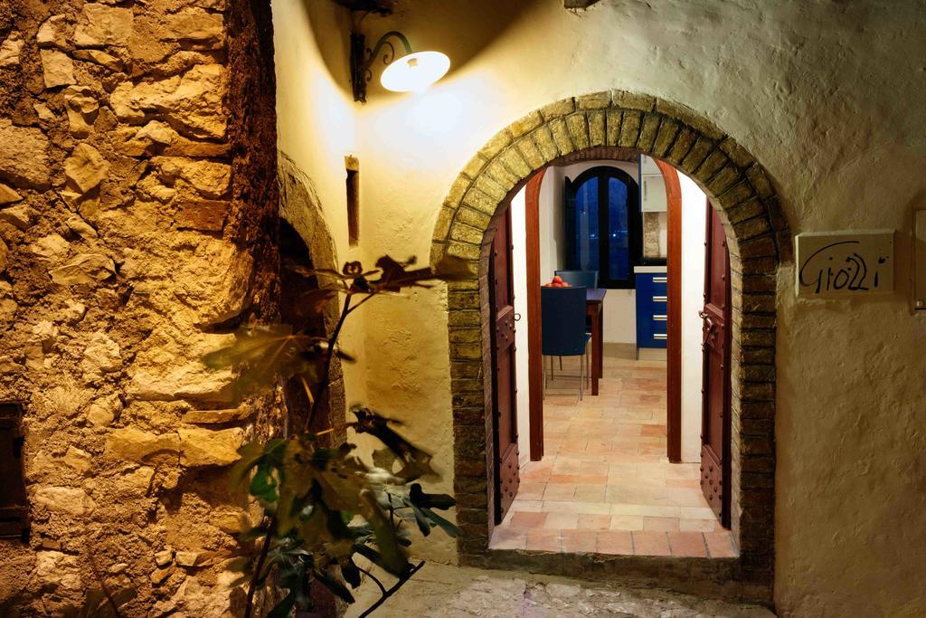 Relais Borgo Lizori Country House Campello sul Clitunno Buitenkant foto