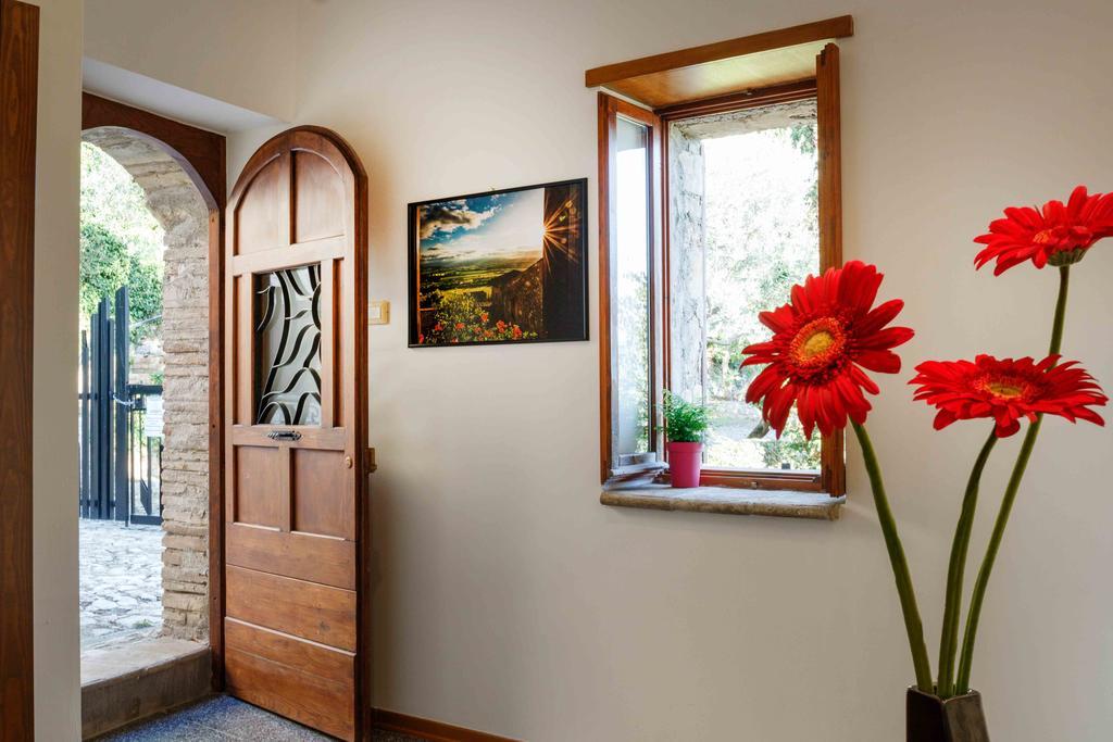 Relais Borgo Lizori Country House Campello sul Clitunno Buitenkant foto