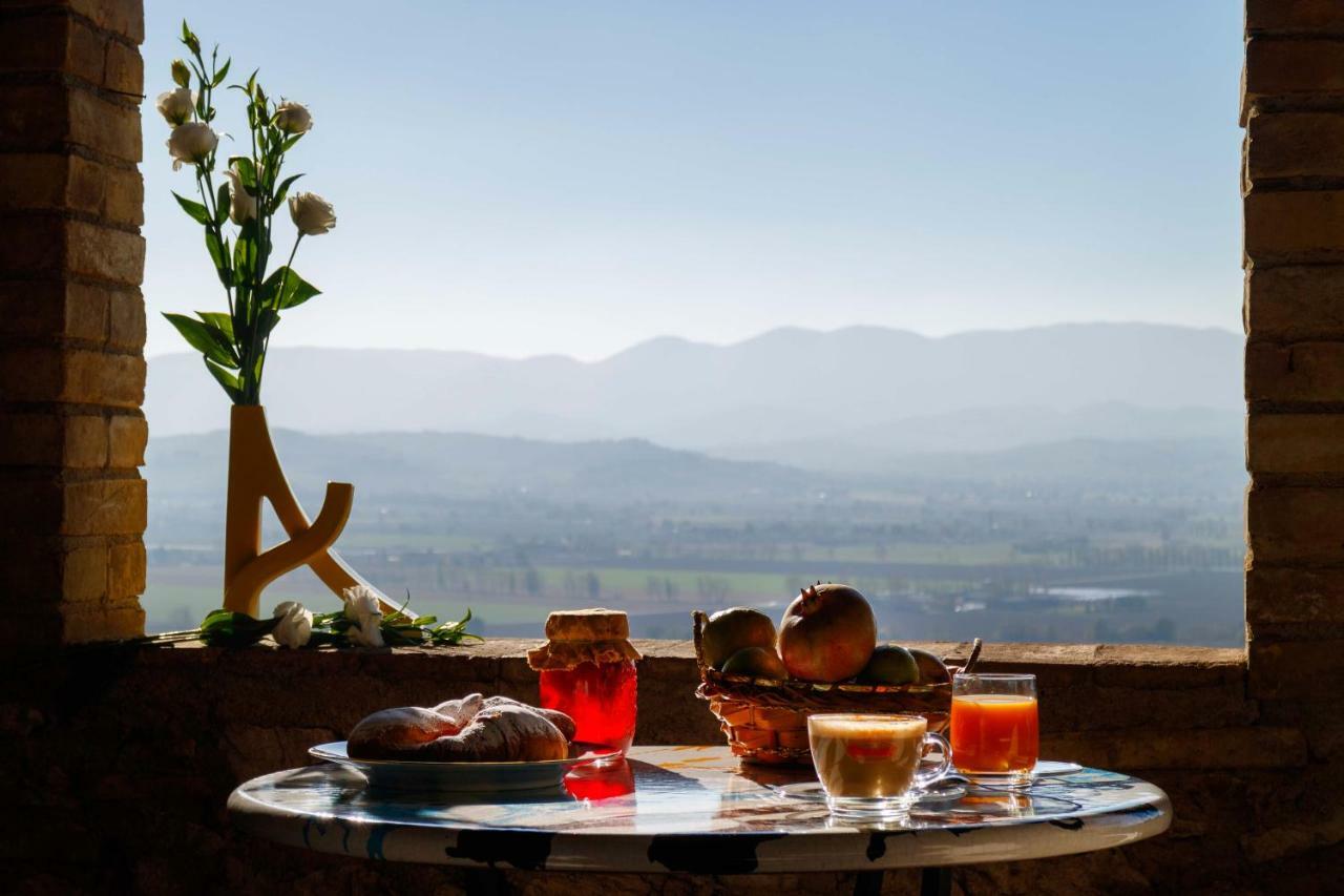 Relais Borgo Lizori Country House Campello sul Clitunno Buitenkant foto